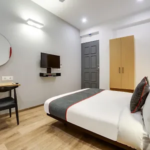 Hotel Townhouse Unitech Cyber Park Near Omaxe Celebration Mall